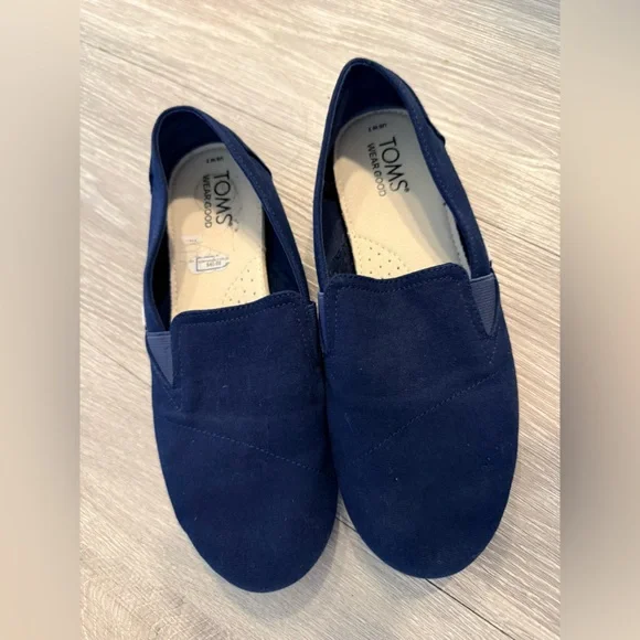 TOMS Men's Slip-On Loafers in Navy Blue - Picture 6 of 7